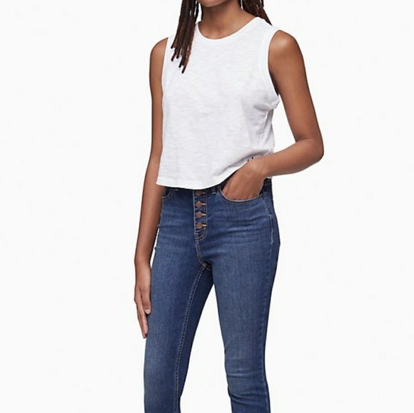 CALVIN KLEIN JEANS Cropped Solid Muscle Tee - Picture 3 of 10